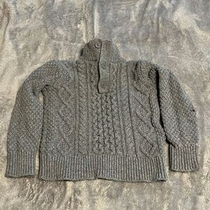 Gap kids gray sweater. XS